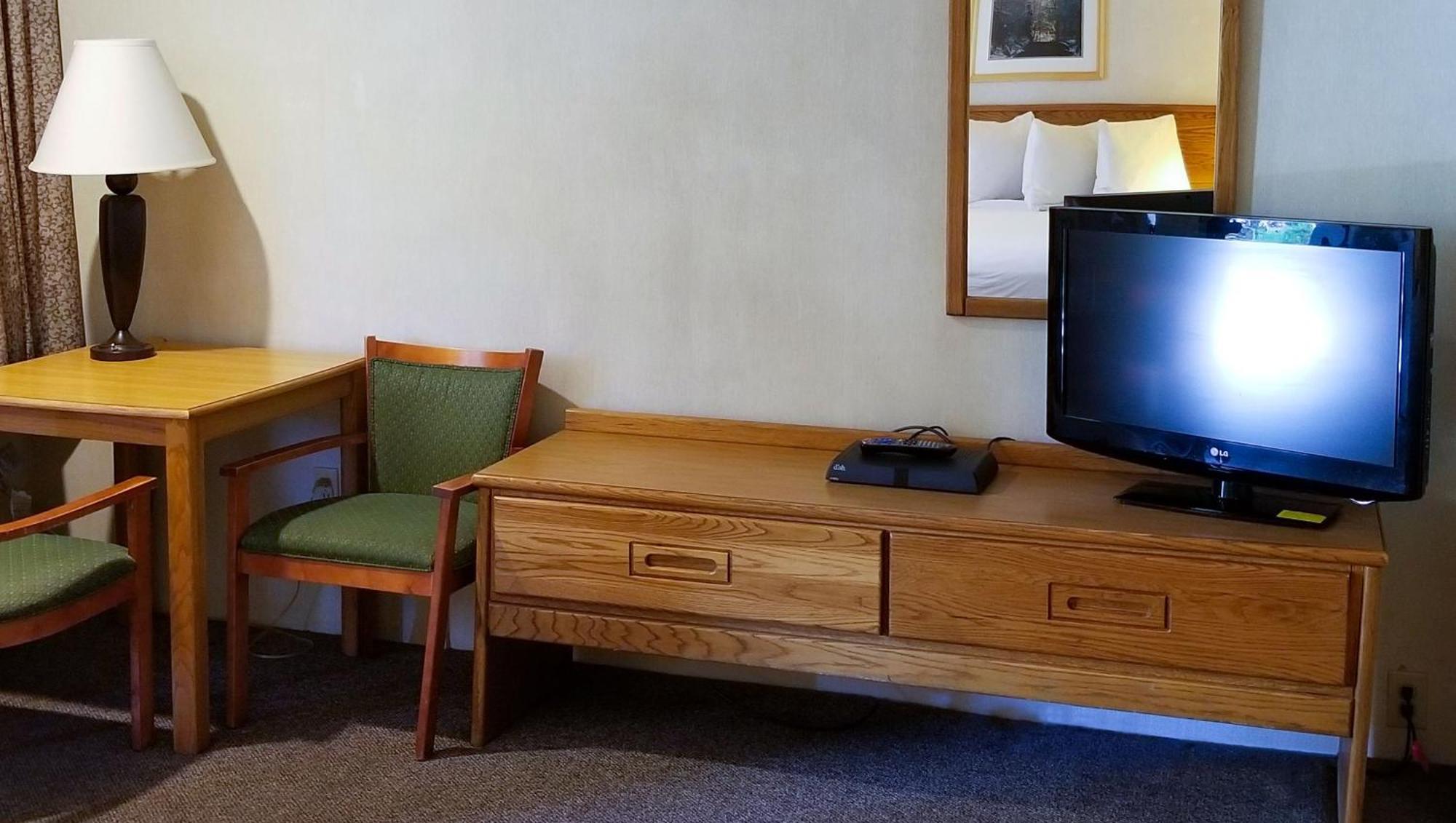 Magnuson Hotel Ely Extérieur photo